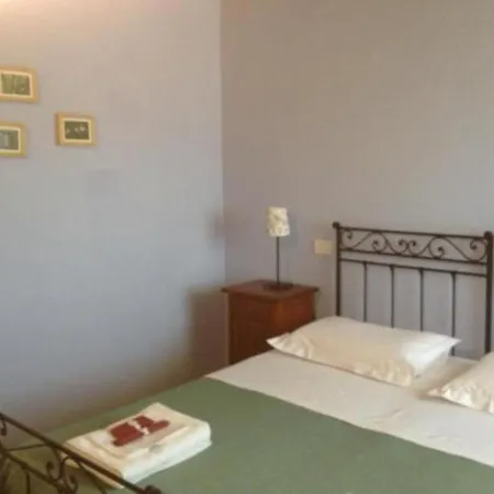 Pensión In Holiday House - Holidayfarm With Swimmingpool