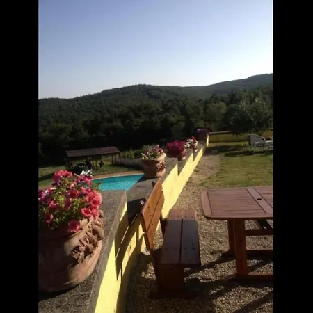 In Holiday House - Holidayfarm With Swimmingpool Pensión